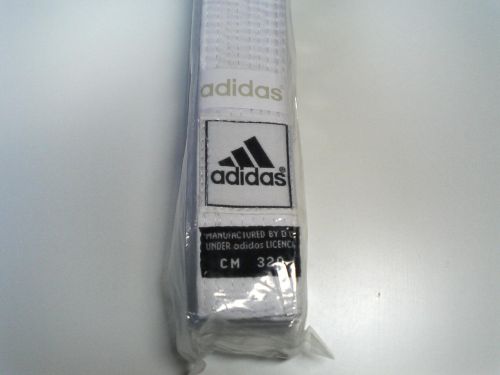 �A�f�B�_�X�yadidas�z�юʐ^